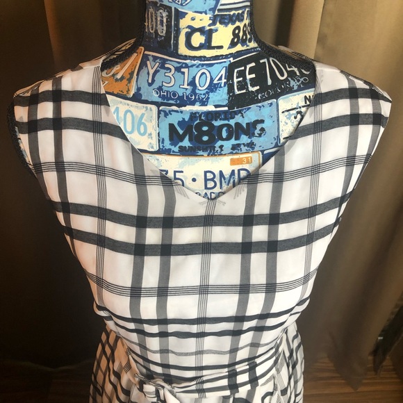 Rirandure Sleeveless Faux Wrap Dress - Picture 4 of 16